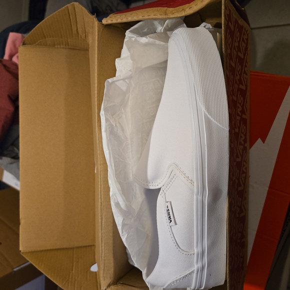 Vans - Picture 2 of 2